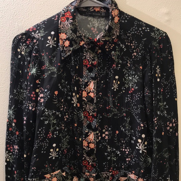 Zara woman button up blouse - Picture 2 of 4